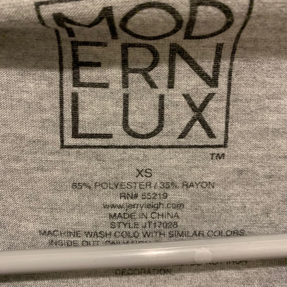 modern lux tee - Picture 3 of 3
